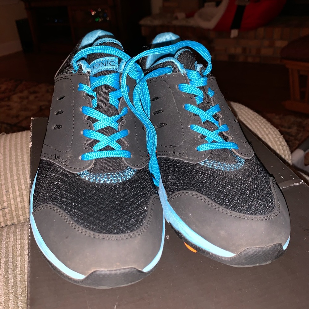 Vionic Tennis Shoes